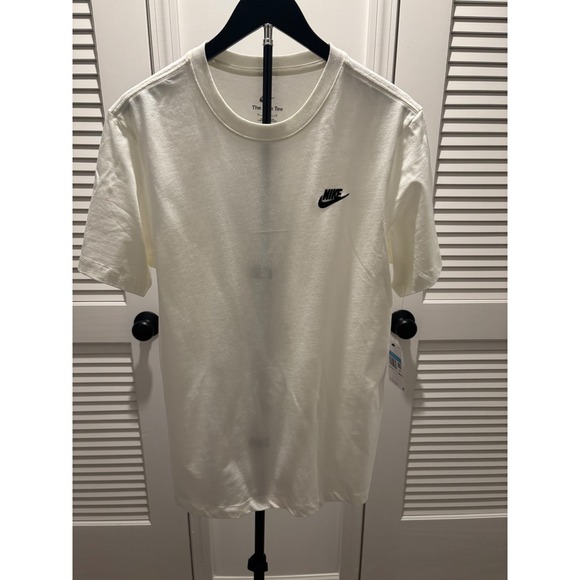 NWT Nike The Nike Tee White Embroidered Swoosh Logo T Shirt Mens Size M - Picture 2 of 4